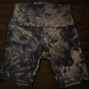 Lululemon 6” biker shorts size 4